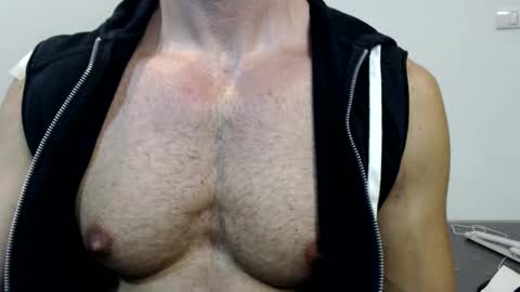 razorramon13 online show from February 1, 10:15 am