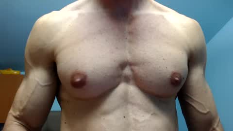 Snapshot of razorramon13 chatting on July 9, 7:29 pm razorramon13 online show from July 9, 7:29 pm