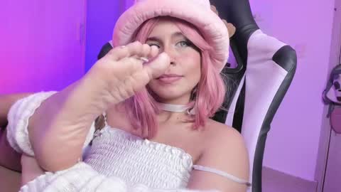 Snapshot of rea_winry chatting on March 9, 10:19 am Rea online show from March 9, 10:19 am