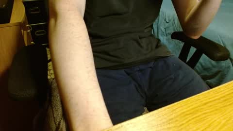 Snapshot of readytocum90 chatting on October 18, 12:13 am Scrappy Coco online show from October 18, 12:13 am