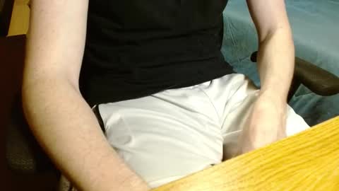 Snapshot of readytocum90 chatting on December 2, 2:39 am Scrappy Coco online show from December 2, 2:39 am