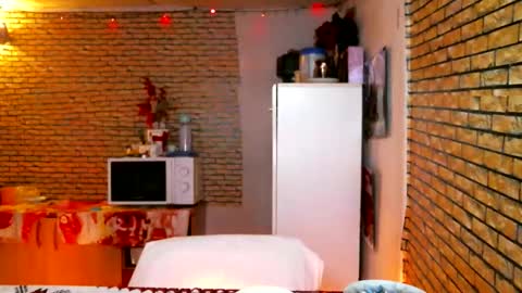 real_coupl3 online show from February 2, 8:02 am