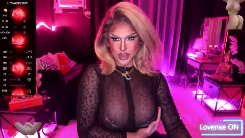Snapshot of real_dom_phuta chatting on October 13, 1:22 pm Miss Katrina De Futah Goddess of HELL online show from October 13, 1:22 pm