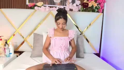 Snapshot of real_doncella_pussy chatting on July 31, 7:57 pm DONCELLA online show from July 31, 7:57 pm