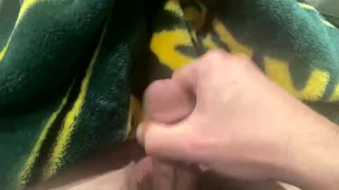 Snapshot of realbigload77 chatting on November 15, 7:05 am realbigload77 online show from November 15, 7:05 am