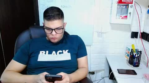 Snapshot of realjoel chatting on April 18, 12:09 pm Joel online show from April 18, 12:09 pm