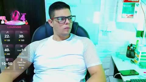 Snapshot of realjoel chatting on May 5, 12:02 pm Joel online show from May 5, 12:02 pm
