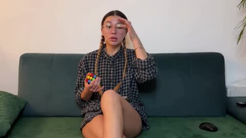 Leo  Luna online show from February 10, 7:18 pm