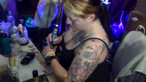 Snapshot of reallyredrum69th chatting on February 7, 8:07 am reallyredrum69th online show from February 7, 8:07 am