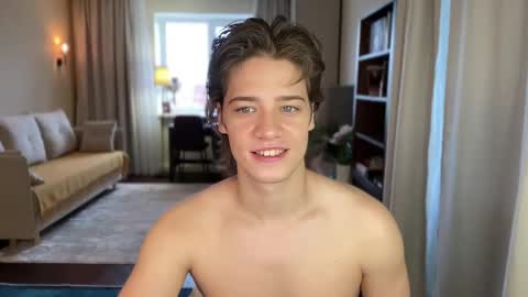 Snapshot of realsupermichael chatting on December 30, 10:21 am AliceEve online show from December 30, 10:21 am