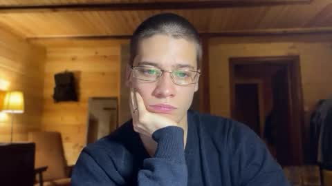 Snapshot of realsupermichael chatting on December 1, 10:37 pm AliceEve online show from December 1, 10:37 pm