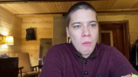 Snapshot of realsupermichael chatting on December 3, 9:18 am AliceEve online show from December 3, 9:18 am