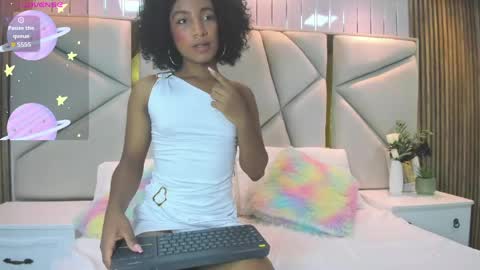 Snapshot of rebeca_brown_ chatting on May 24, 11:37 am Rebeca online show from May 24, 11:37 am