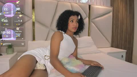 Snapshot of rebeca_brown_ chatting on May 30, 11:29 am Rebeca online show from May 30, 11:29 am
