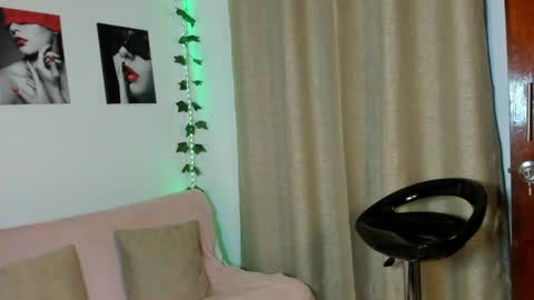 Snapshot of rebeca_marchetti chatting on July 20, 8:44 pm Rebeca Marchetti online show from July 20, 8:44 pm