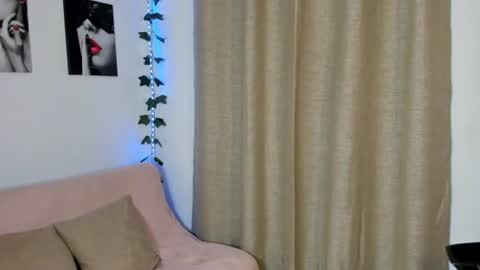 Snapshot of rebeca_marchetti chatting on July 24, 9:24 pm Rebeca Marchetti online show from July 24, 9:24 pm
