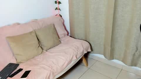 Snapshot of rebeca_marchetti chatting on July 25, 5:21 pm Rebeca Marchetti online show from July 25, 5:21 pm
