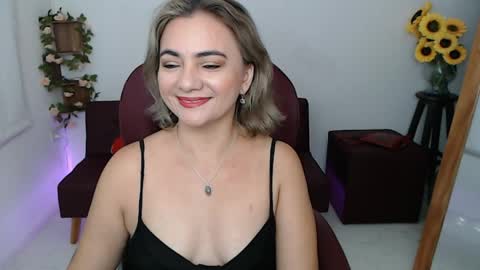 Snapshot of rebeca_milf chatting on May 26, 1:51 pm REBECA online show from May 26, 1:51 pm