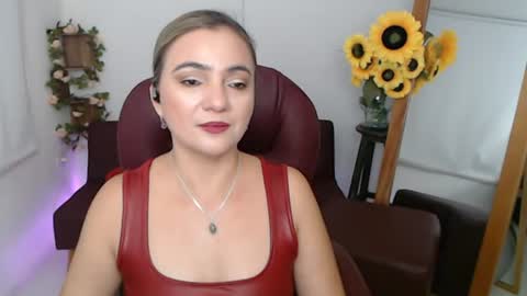 Snapshot of rebeca_milf chatting on June 10, 4:17 pm REBECA online show from June 10, 4:17 pm