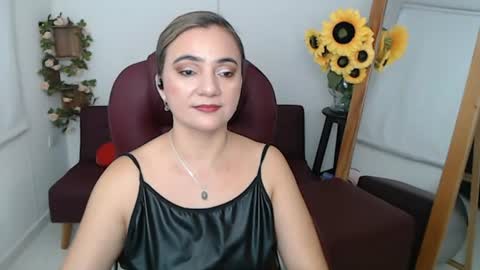 Snapshot of rebeca_milf chatting on June 16, 2:52 pm REBECA online show from June 16, 2:52 pm