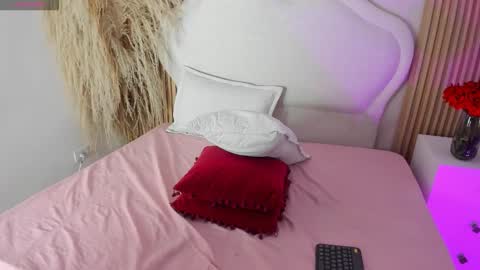 rebeca_taylor_ online show from March 5, 4:08 am