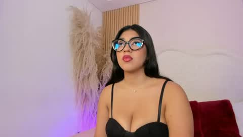 rebeca_taylor_ online show from June 18, 4:24 am