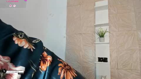 Snapshot of rebecablack_ chatting on July 15, 6:35 pm Rebeca Black online show from July 15, 6:35 pm