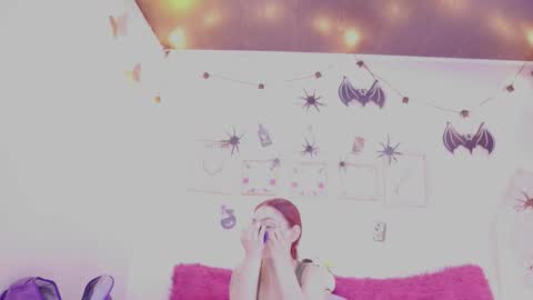 Snapshot of rebecah_1 chatting on October 16, 12:39 pm Rebeca  online show from October 16, 12:39 pm