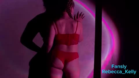 rebecca_____ online show from December 1, 1:54 am