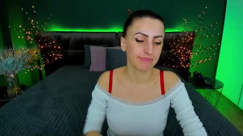 Snapshot of rebecca_diamonds chatting on January 26, 12:33 pm rebecca_diamonds online show from January 26, 12:33 pm