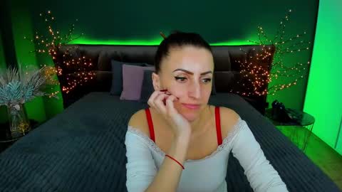 Snapshot of rebecca_diamonds chatting on January 26, 3:36 pm rebecca_diamonds online show from January 26, 3:36 pm