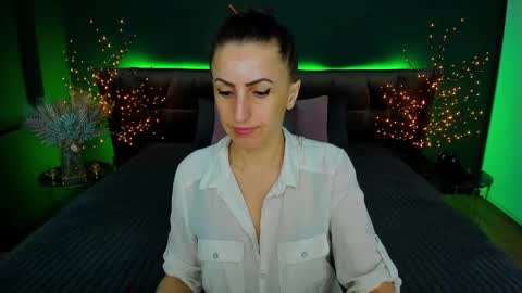 Snapshot of rebecca_diamonds chatting on January 28, 6:38 am rebecca_diamonds online show from January 28, 6:38 am