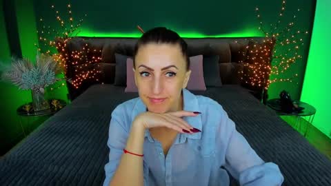 Snapshot of rebecca_diamonds chatting on January 30, 6:24 am rebecca_diamonds online show from January 30, 6:24 am