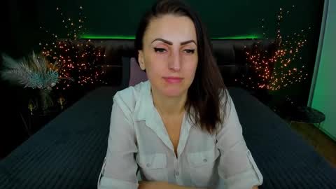 Snapshot of rebecca_diamonds chatting on February 3, 9:41 am rebecca_diamonds online show from February 3, 9:41 am