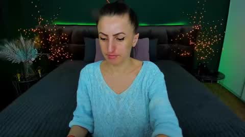 Snapshot of rebecca_diamonds chatting on February 11, 6:40 am rebecca_diamonds online show from February 11, 6:40 am