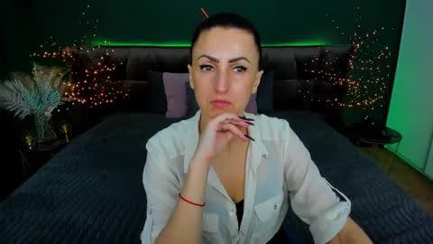 Snapshot of rebecca_diamonds chatting on March 4, 6:26 am rebecca_diamonds online show from March 4, 6:26 am