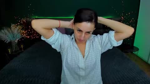 Snapshot of rebecca_diamonds chatting on March 5, 9:49 am rebecca_diamonds online show from March 5, 9:49 am