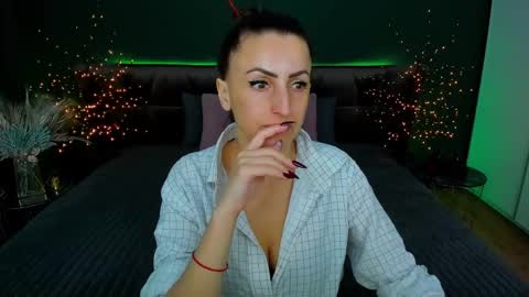 Snapshot of rebecca_diamonds chatting on March 10, 6:38 am rebecca_diamonds online show from March 10, 6:38 am