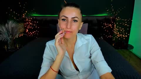 Snapshot of rebecca_diamonds chatting on September 11, 12:05 pm rebecca_diamonds online show from September 11, 12:05 pm