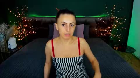 Snapshot of rebecca_diamonds chatting on November 4, 6:34 am rebecca_diamonds online show from November 4, 6:34 am