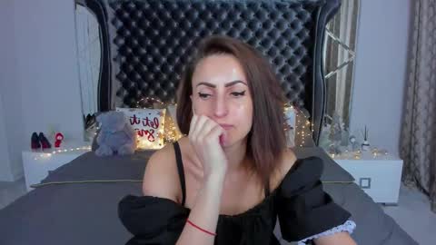 Snapshot of rebecca_diamonds chatting on December 14, 6:30 am rebecca_diamonds online show from December 14, 6:30 am