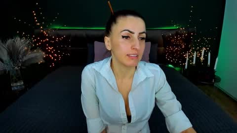 rebecca_diamonds online show from March 11, 7:03 am