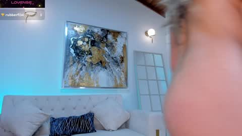 Snapshot of rebeccahudson_ chatting on January 25, 6:34 am Rebe online show from January 25, 6:34 am
