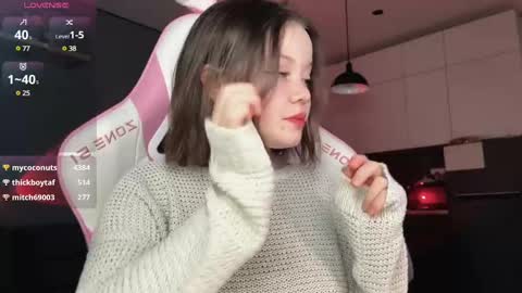 Snapshot of rebeccaniksoon chatting on December 14, 3:07 am Rebecca Nikson online show from December 14, 3:07 am