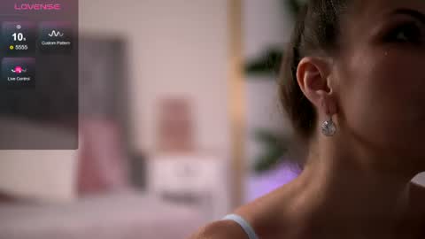 Rebecca online show from June 29, 7:58 am