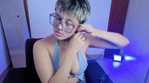 Snapshot of rebeka_baker chatting on July 2, 11:16 am REBEKA online show from July 2, 11:16 am