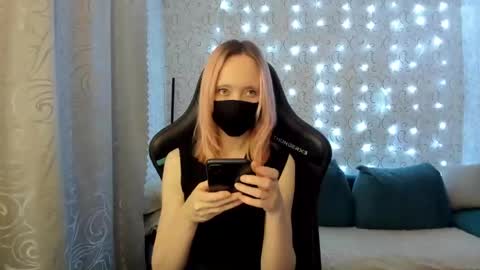 RebesaOlset online show from December 11, 4:31 pm