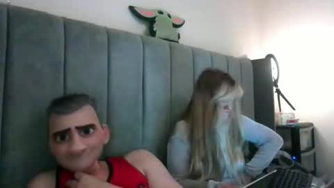 Snapshot of reca255 chatting on December 20, 8:10 am Angel and Demon online show from December 20, 8:10 am