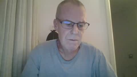 Rene online show from April 20, 9:38 pm