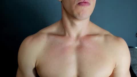 Snapshot of recce_taylor4 chatting on October 24, 3:36 am twitter REECET26 instagram RECCETAYLOR online show from October 24, 3:36 am